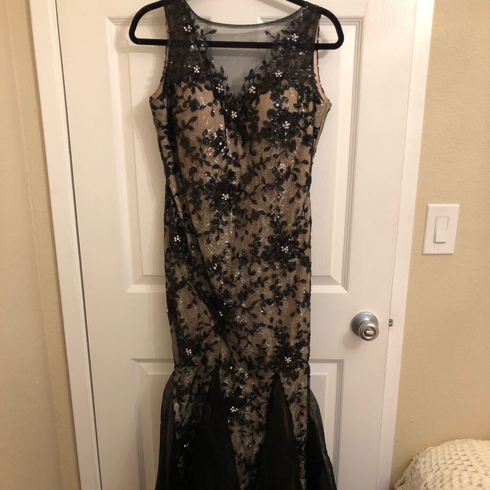 Long Black and Cream detailed dress